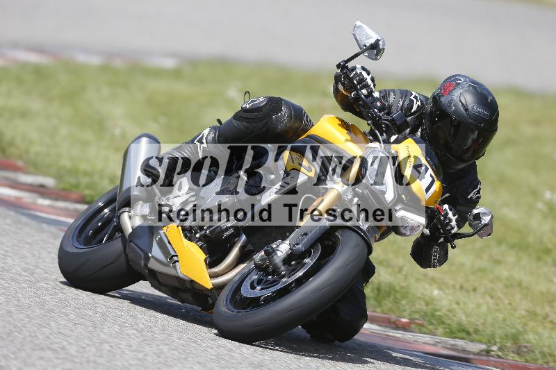 /Archiv-2025/09 22.04.2025 Cornu Master School ADR/rot-rouge/41